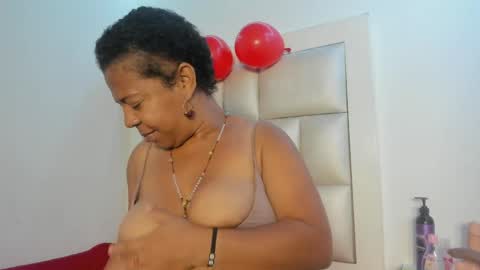 Snapshot of lola_js chatting on June 2, 2026, 12:18 pm lola_js online show from June 2, 2026, 12:18 pm