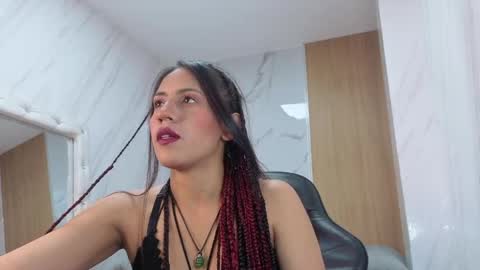 Snapshot of lola_roses_tf chatting on April 18, 2026, 8:53 pm Lola online show from April 18, 2026, 8:53 pm