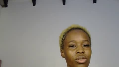 Lola online show from July 20, 2026, 7:27 pm