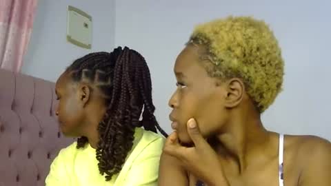 Lola online show from July 21, 2026, 7:27 pm