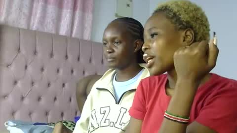 Lola online show from July 25, 2026, 9:23 pm