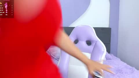 lola_sweeet18 online show from May 18, 2026, 9:37 am