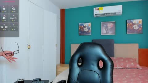 lola_sweeet18 online show from May 30, 2026, 10:34 am