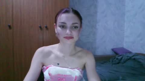 lola_sweetglow online show from July 8, 2026, 8:13 pm