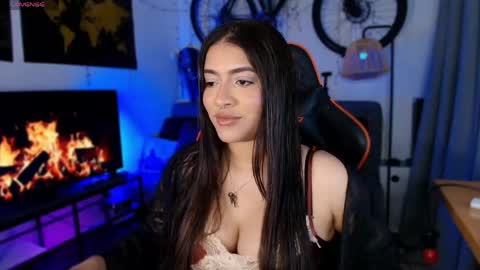 lolaasmith_21 online show from May 24, 2026, 2:55 pm