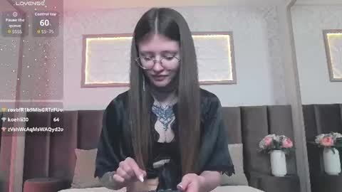 lolabev online show from July 26, 2026, 1:18 pm
