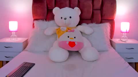 Snapshot of lolacoper chatting on December 26, 2024, 2:22 am LolaCoper online show from December 26, 2024, 2:22 am