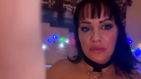 Snapshot of lolaley2 chatting on January 17, 2025, 10:33 am Lolaley2 online show from January 17, 2025, 10:33 am