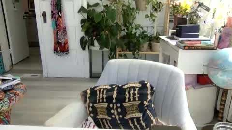 Lola Lustful online show from April 6, 2026, 4:08 pm