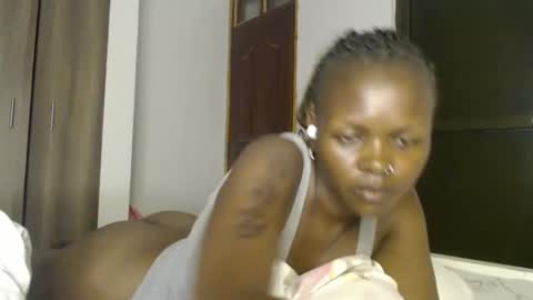 lolamia7 online show from March 9, 2025, 3:27 pm