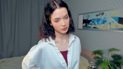 Snapshot of lolasoltren chatting on December 17, 2025, 10:10 am Tsarina online show from December 17, 2025, 10:10 am