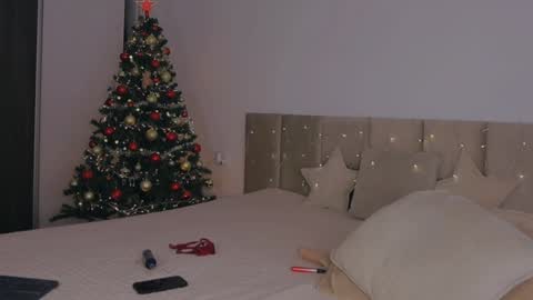 Snapshot of lolasplash chatting on December 8, 2024, 3:00 am Lola online show from December 8, 2024, 3:00 am