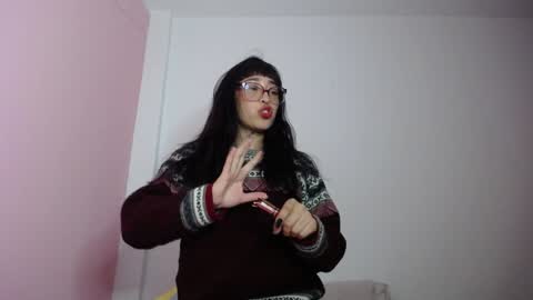 Snapshot of lolitabitchhorney_ chatting on January 14, 2025, 2:40 am Lolita online show from January 14, 2025, 2:40 am