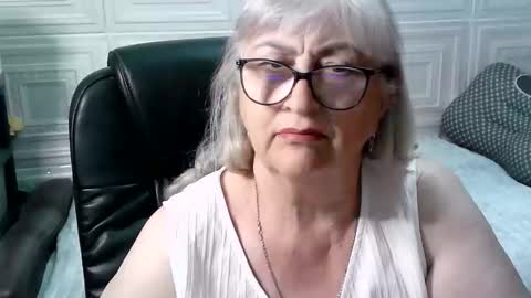 LolkaAlyss online show from May 5, 2026, 8:39 pm