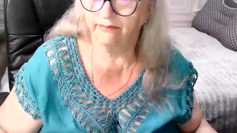 LolkaAlyss online show from May 10, 2026, 2:39 am