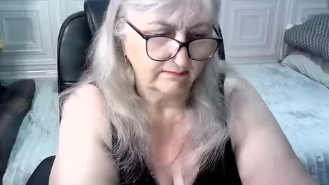 LolkaAlyss online show from May 10, 2026, 2:44 pm