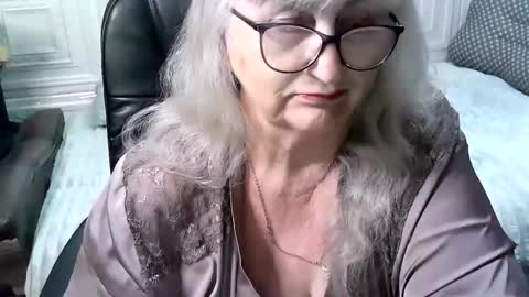LolkaAlyss online show from May 17, 2026, 8:27 pm