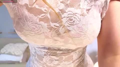 Snapshot of lollastich__ chatting on September 19, 2025, 8:16 am Lola online show from September 19, 2025, 8:16 am