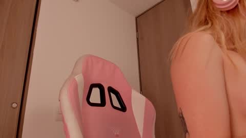 Lolly  online show from March 7, 2025, 7:52 am