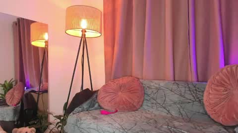 Lolly  online show from May 27, 2026, 1:46 am