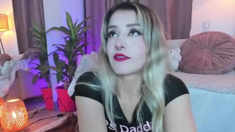 Snapshot of lolly_js_ chatting on July 12, 2026, 2:35 am Lolly online show from July 12, 2026, 2:35 am