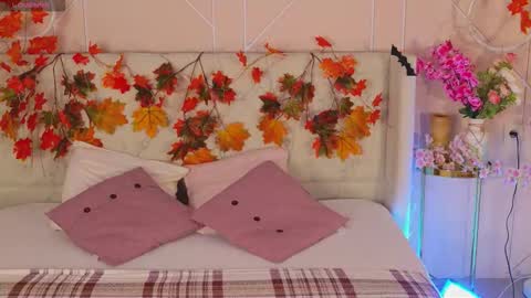 Snapshot of lolly_neal chatting on November 10, 2025, 4:55 am Lolly online show from November 10, 2025, 4:55 am