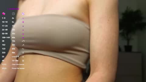 lolly_poppi online show from November 7, 2025, 3:34 pm