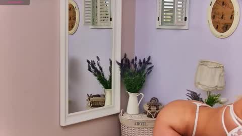 Lolly. online show from October 10, 2025, 6:51 pm