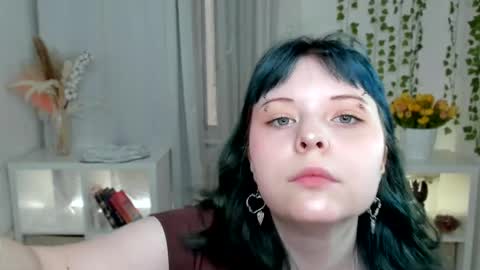 Snapshot of lollyshy__ chatting on May 17, 2026, 11:06 am Lolly online show from May 17, 2026, 11:06 am
