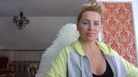 Snapshot of lollyta2023 chatting on February 22, 2025, 1:02 pm Roxy online show from February 22, 2025, 1:02 pm