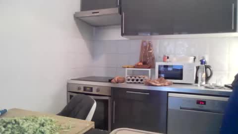 Snapshot of lolo3064 chatting on October 19, 2025, 10:49 am lolo3064 online show from October 19, 2025, 10:49 am