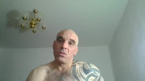 Snapshot of lolotatto chatting on April 5, 2026, 11:57 pm lolotatto online show from April 5, 2026, 11:57 pm