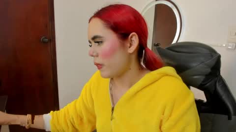 L O L Y online show from April 9, 2026, 2:11 am