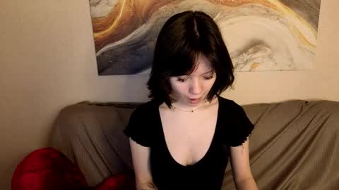 Snapshot of loly_cuttie chatting on May 7, 2026, 1:44 am Loly online show from May 7, 2026, 1:44 am