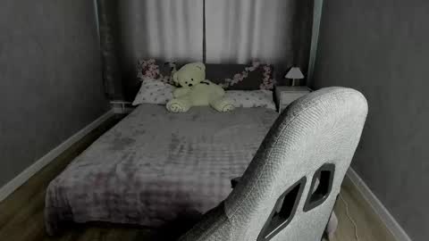 Snapshot of loly_cuttie chatting on May 21, 2026, 9:05 am Loly online show from May 21, 2026, 9:05 am
