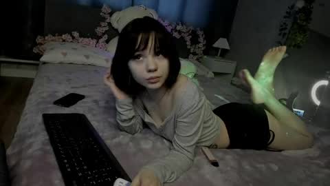 Snapshot of loly_cuttie chatting on May 24, 2026, 9:25 am Loly online show from May 24, 2026, 9:25 am