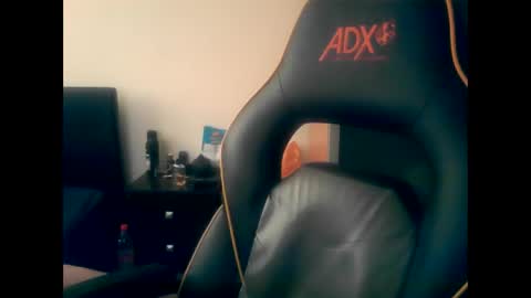 london_man1988 online show from March 10, 2025, 8:59 am