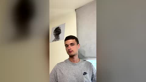 london_tomy online show from April 4, 2026, 10:18 pm