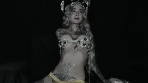 SABRINA online show from November 4, 2025, 1:48 am