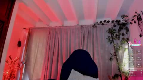 Jennifer  online show from July 22, 2026, 9:17 pm