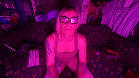 longbeachcd69 online show from January 24, 2025, 8:23 am