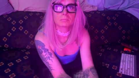 longbeachcd69 online show from February 11, 2025, 11:32 am