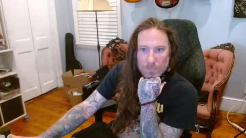 Snapshot of longhair021 chatting on October 7, 2025, 5:21 pm longhair online show from October 7, 2025, 5:21 pm