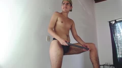 Snapshot of looki_16 chatting on January 14, 2025, 3:26 pm looki 16 online show from January 14, 2025, 3:26 pm