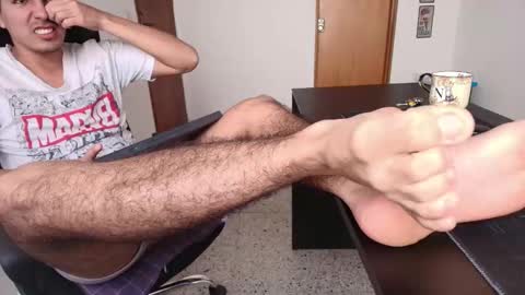 Snapshot of looki_16 chatting on November 11, 2025, 2:06 pm looki 16 online show from November 11, 2025, 2:06 pm