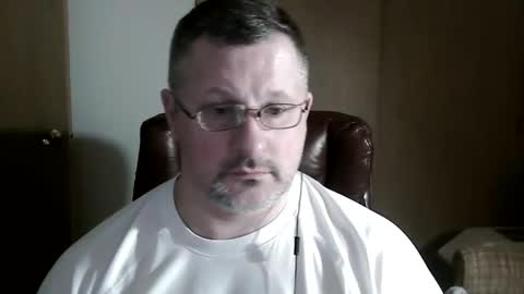 Snapshot of lookin75 chatting on March 5, 2025, 4:34 am lookin75 online show from March 5, 2025, 4:34 am