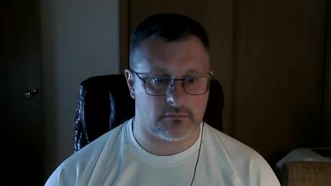 Snapshot of lookin75 chatting on September 16, 2025, 12:22 am lookin75 online show from September 16, 2025, 12:22 am