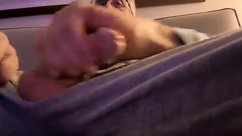 looking469 online show from October 7, 2025, 4:09 am