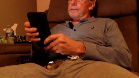 Snapshot of looking469 chatting on April 4, 2026, 4:00 am looking469 online show from April 4, 2026, 4:00 am