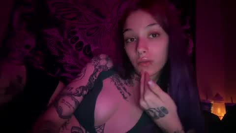 lookingforlona online show from September 16, 2025, 3:07 am